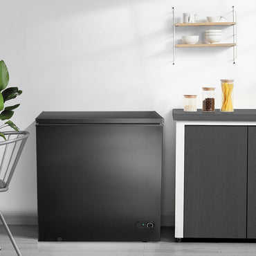 7 Cubic Feet Chest Freezer with Adjustable Temperature Controls